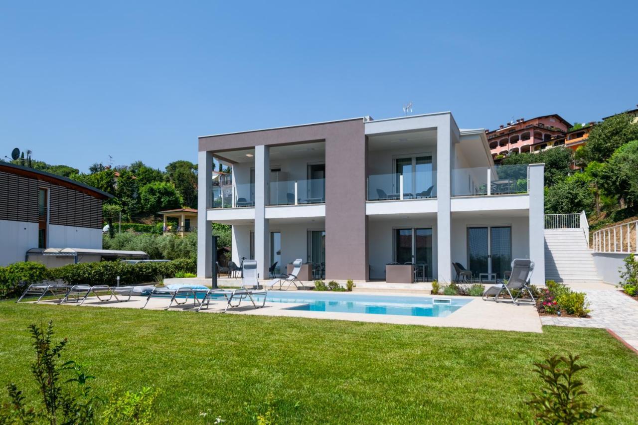 Villa Rubino パデンゲ・スル・ガルダ エクステリア 写真